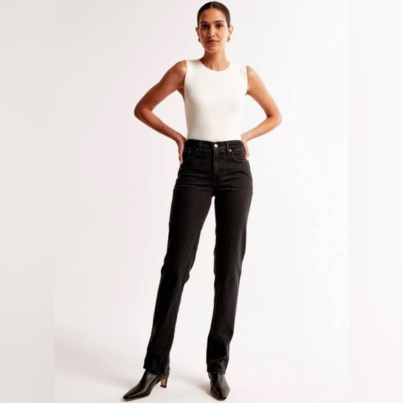 NWT Abercrombie and Fitch Mid Rise 90s Straight Jean in black - Picture 1 of 7